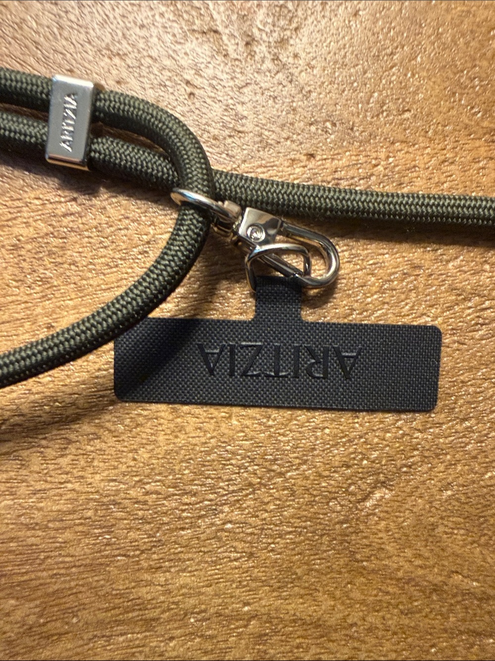 Aritzia Carry It Lanyard - Picture 4 of 6